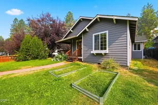 1564 NW Elgin Ave, Bend, OR 97703 - Photo 4