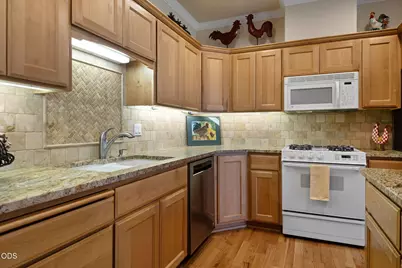 19350 SW Laurelhurst Way, Bend, OR 97702 - Photo 10