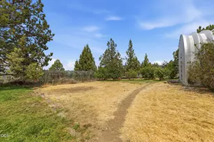 304 SE Crestview Ln, Madras, OR 97741 - Photo 26