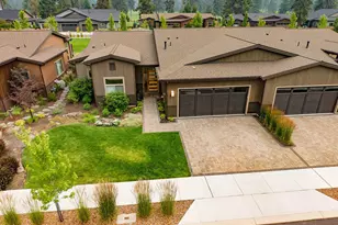 20339 SE Jack Benny Loop, Bend, OR 97702 - Photo 2