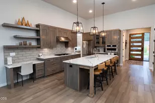 20339 SE Jack Benny Loop, Bend, OR 97702 - Photo 6