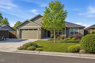 3229 Pecan Ct, Medford, OR 97504 - Photo 40