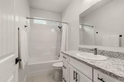 692 Kaitlin Lane, Medford, OR 97501 - Photo 18