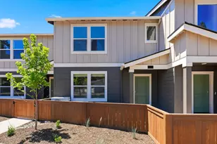 61211 Parrell Rd, Bend, OR 97702 - Photo 2