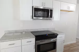 8222 Division Rd, White City, OR 97503 - Photo 6