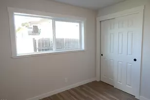 8222 Division Rd, White City, OR 97503 - Photo 16