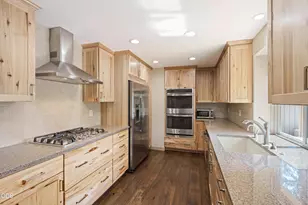 17842 Mt Hood Ln, Sunriver, OR 97707 - Photo 12