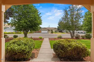 2640 Nile St, Klamath Falls, OR 97603 - Photo 4