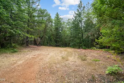 9433 W Evans Creek Road, Rogue River, OR 97537 - Photo 6