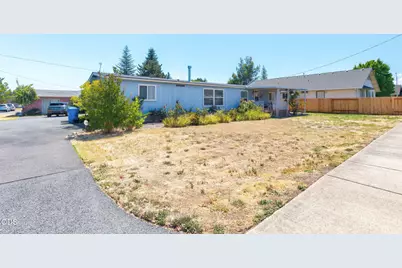 1405 Willow Lane, Grants Pass, OR 97527 - Photo 2