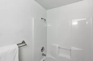 62815 Snowcap Ct, Bend, OR 97701 - Photo 16