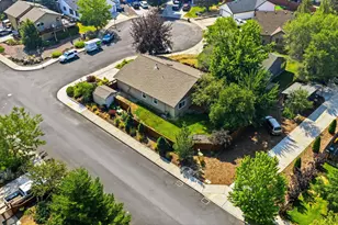 62815 Snowcap Ct, Bend, OR 97701 - Photo 34