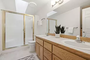 62815 Snowcap Ct, Bend, OR 97701 - Photo 12