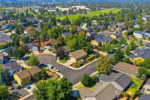 62815 Snowcap Ct, Bend, OR 97701 - Photo 32