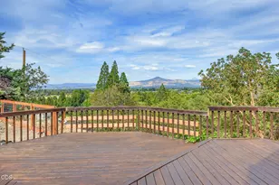 2076 Jasmine Ave, Medford, OR 97501 - Photo 26