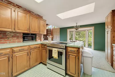 2076 Jasmine Avenue, Medford, OR 97501 - Photo 8