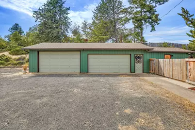 2076 Jasmine Avenue, Medford, OR 97501 - Photo 6