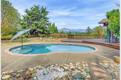 2076 Jasmine Avenue, Medford, OR 97501 - Photo 22