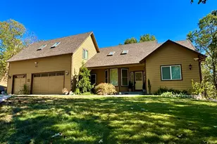 155 El Camino Way, Grants Pass, OR 97526 - Photo 2