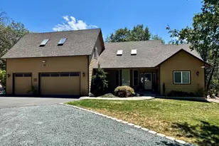 155 El Camino Way, Grants Pass, OR 97526 - Photo 2