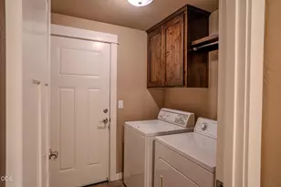 2196 Crestbrook Rd, Medford, OR 97504 - Photo 32