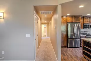 2196 Crestbrook Rd, Medford, OR 97504 - Photo 18