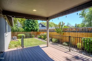 2196 Crestbrook Rd, Medford, OR 97504 - Photo 34