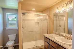 2196 Crestbrook Rd, Medford, OR 97504 - Photo 30