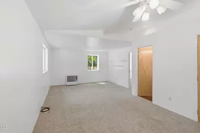 560 Schumacher Street, Cave Junction, OR 97523 - Photo 2
