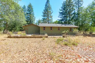 560 Schumacher St, Cave Junction, OR 97523 - Photo 26