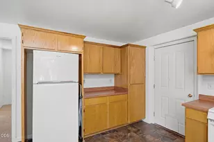 560 Schumacher St, Cave Junction, OR 97523 - Photo 6