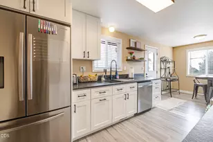 136 SE G St, Madras, OR 97741 - Photo 10