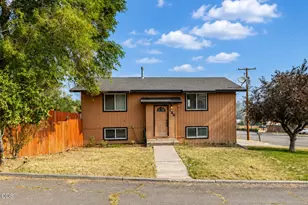 136 SE G St, Madras, OR 97741 - Photo 30