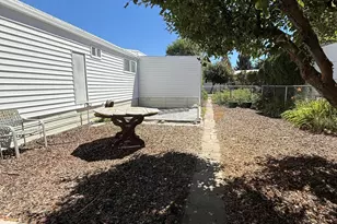 3500 Summers Ln, Klamath Falls, OR 97603 - Photo 28