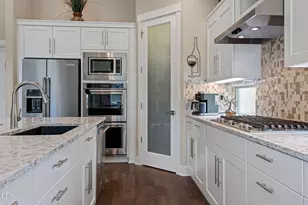 2541 NW Pine Terrace Dr, Bend, OR 97703 - Photo 8