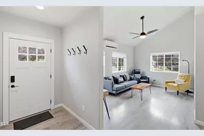 327 NW Elm Avenue, Redmond, OR 97756 - Photo 28