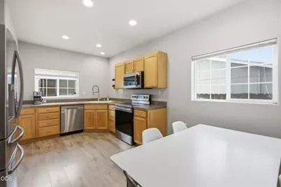 327 NW Elm Avenue, Redmond, OR 97756 - Photo 22