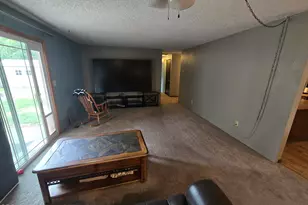 1158 Douglas St, Medford, OR 97501 - Photo 10