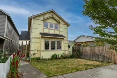 374 NW 25th Street, Redmond, OR 97756 - Photo 1