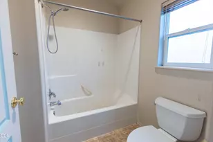 374 NW 25th St, Redmond, OR 97756 - Photo 26