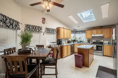 5592 Foley Lane, Central Point, OR 97502 - Photo 4