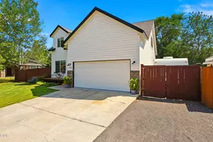 3353 NE Collier Ct, Bend, OR 97701 - Photo 2