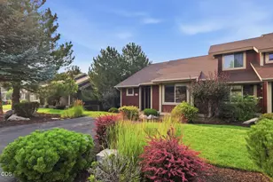 10614 Village Loop, Redmond, OR 97756 - Photo 2