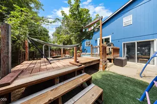 1895 NE Taylor Ct, Bend, OR 97701 - Photo 20