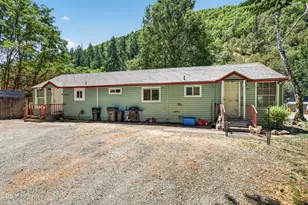 12071 Old Stage Rd, Gold Hill, OR 97525 - Photo 2