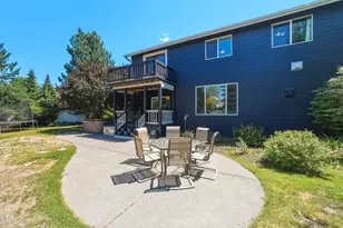 2048 NE Cradle Mountain Way, Bend, OR 97701 - Photo 54