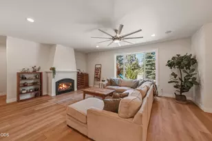2048 NE Cradle Mountain Way, Bend, OR 97701 - Photo 4