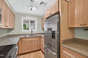 241 Clay St, Ashland, OR 97520 - Photo 8