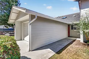 241 Clay St, Ashland, OR 97520 - Photo 24