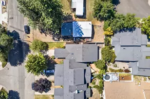 241 Clay St, Ashland, OR 97520 - Photo 28